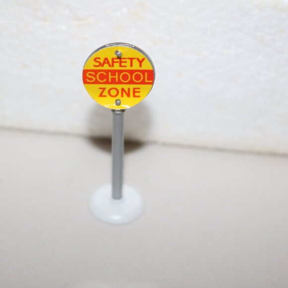 Department 56 Snow Village Safety Patrol set of 4 figures ceramic and porcelain - Picture 10 of 11